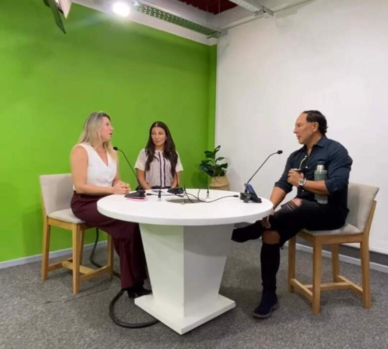 Cuando el dolor se vuelve patrón: psicólogas de Renacer Misiones llevaron a C6Digital una mirada profunda sobre los vínculos que lastiman Cuando el dolor se vuelve patrón: psicólogas de Renacer Misiones llevaron a C6Digital una mirada profunda sobre los vínculos que lastiman imagen-23