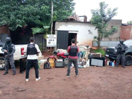 Hallaron droga en una casa utilizada como búnker narco y depósito de objetos robados en Posadas imagen-11