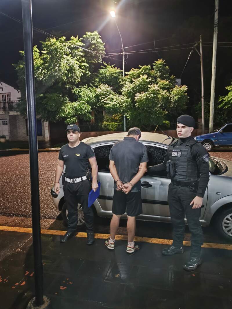 Conducía en zigzag con 2,45 de alcohol en sangre: fue detenido en Apóstoles durante un operativo imagen-12