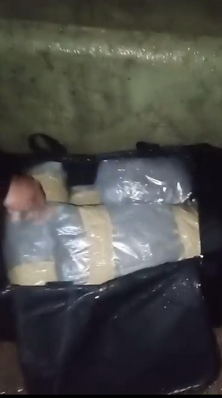 Más de $15 millones en marihuana fueron encontrados abandonados entre malezas en la costa posadeña imagen-2