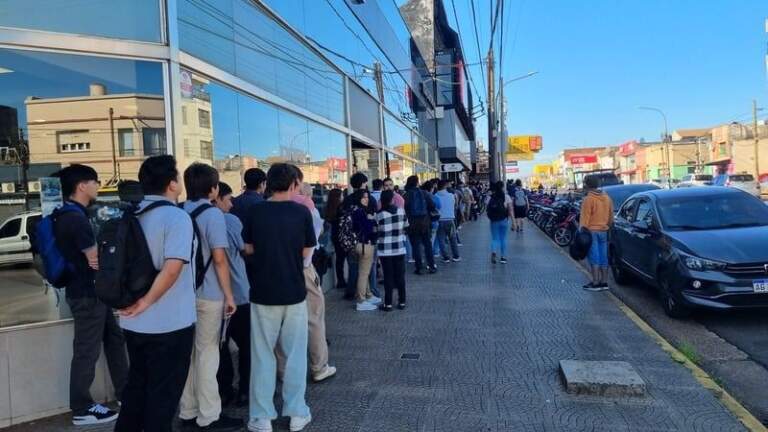 Trabajar más para vivir igual: la postal laboral que empieza a marcar a Posadas imagen-3