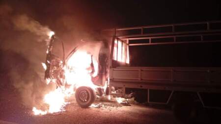 Se incendió un camión en Posadas y fue controlado por bomberos imagen-11