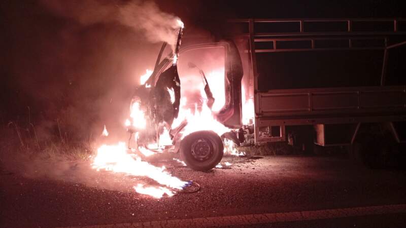 Se incendió un camión en Posadas y fue controlado por bomberos imagen-2