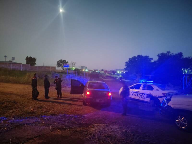 Conducía alcoholizado y quedó detenido en medio de la calle en Garupá imagen-6
