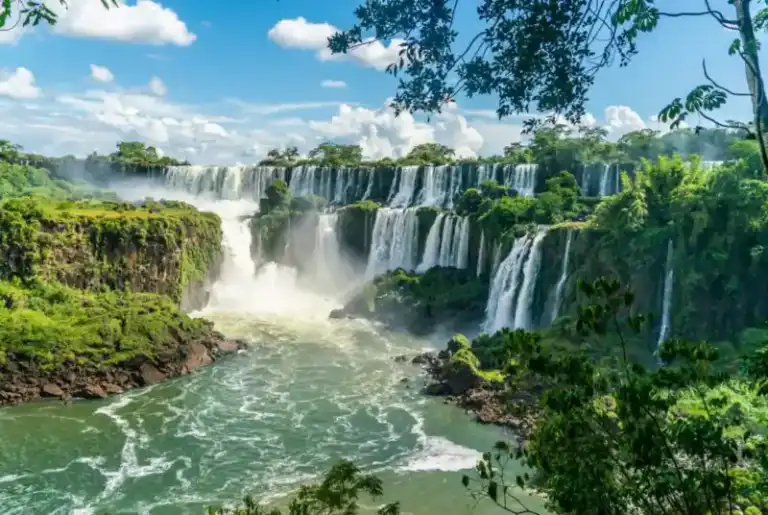 Misiones fortalece su modelo turístico con un encuentro clave sobre calidad en Iguazú Misiones fortalece su modelo turístico con un encuentro clave sobre calidad en Iguazú imagen-20
