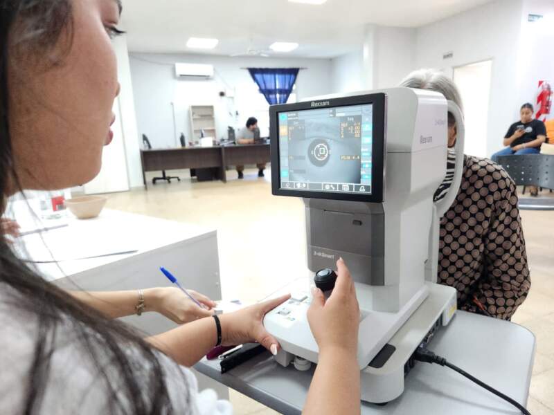 Con alta demanda por problemas de visión, Mirar Mejor atendió a vecinos de Loreto y entregó anteojos gratuitos imagen-4