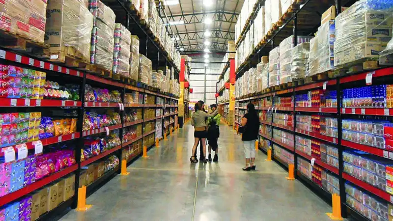 Consumo en rojo: los supermercados resisten con una leve suba del 0,3%, pero mayoristas y shoppings profundizan la caída en febrero imagen-13