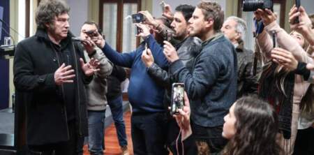 Libertad de prensa en alerta: Argentina cae en el ranking mundial y crece la tensión con los medios imagen-5