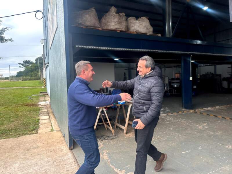 Sartori visitó empresa de reciclaje en el Parque Industrial y la destacó como modelo ambiental que crece y genera empleo en Misiones imagen-12