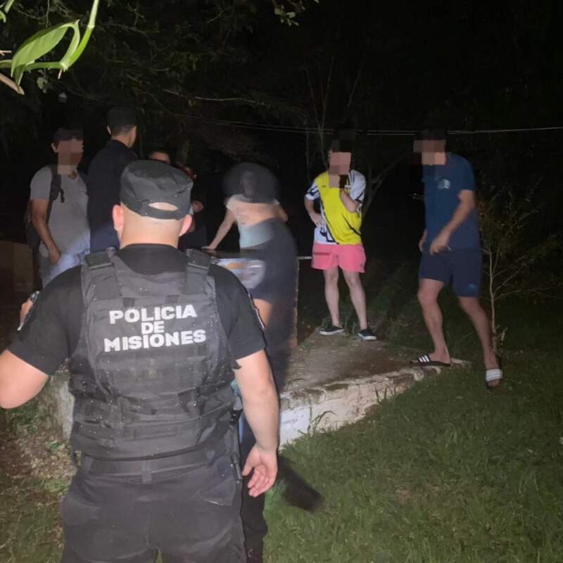 Incendios, disparos y amenazas: detuvieron al delincuente “Tata” y su cómplice por una serie de ataques en El Soberbio 10 Incendios, disparos y amenazas: detuvieron al delincuente “Tata” y su cómplice por una serie de ataques en El Soberbio imagen-9