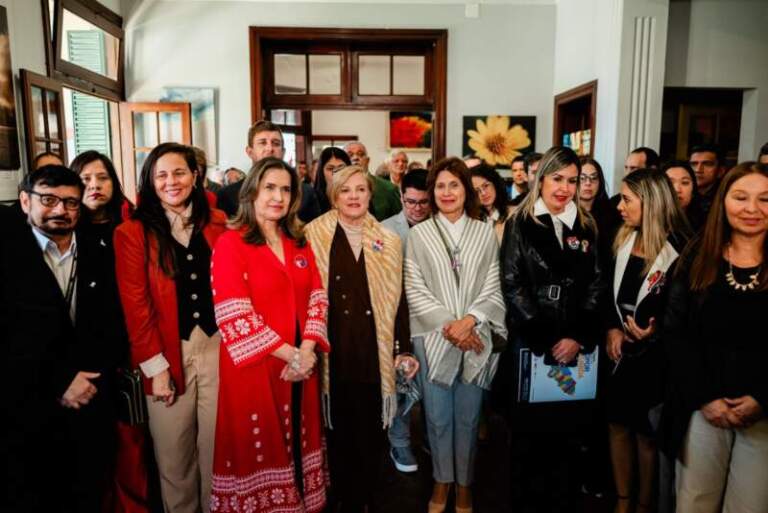 Posadas celebró la Independencia del Paraguay con un mensaje de unión y hermandad entre los pueblos Posadas celebró la Independencia del Paraguay con un mensaje de unión y hermandad entre los pueblos imagen-43