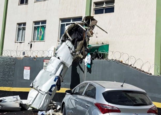 Tragedia en Brasil: una avioneta se estrelló contra un edificio en Belo Horizonte y dos personas murieron imagen-12