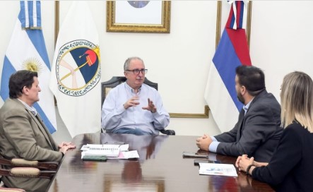 Passalacqua recibió al Gerente del Banco Macro para fortalecer programas de financiamiento en Misiones imagen-11