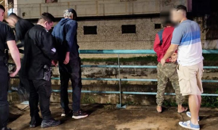 Cayeron dos delincuentes por el robo de fibra óptica en el puente Vicario de Posadas imagen-12