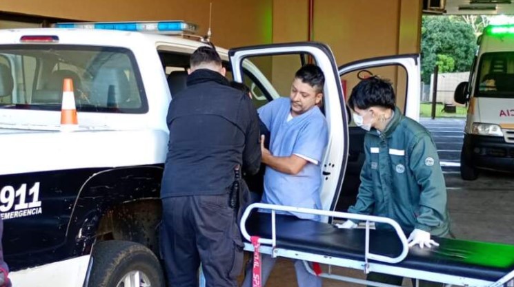 Sufrió una aparente crisis convulsiva en la vía pública y policías la trasladaron de urgencia al hospital en Posadas imagen-12