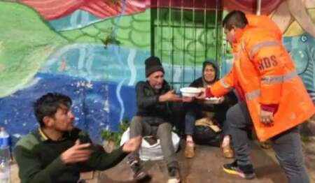 “El frío atenta contra la vida”: continúa el operativo en red para asistir a personas en situación de calle imagen-1