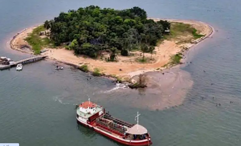 La Isla del Medio tendrá un estudio ambiental de la UNaM tras la polémica por los rellenos con neumáticos imagen-12