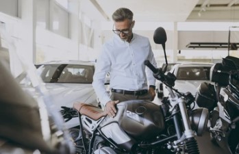 El consumo cambió de marcha: motos récord, autos chinos en alza y compras decididas desde el celular imagen-13