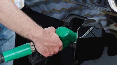 La venta de combustibles cayó por tercer mes consecutivo en abril imagen-15