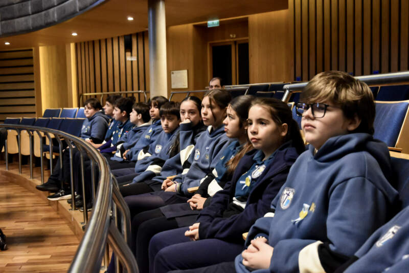 La curiosidad de los alumnos convirtió la visita guiada a la Cámara en una experiencia distinta imagen-8