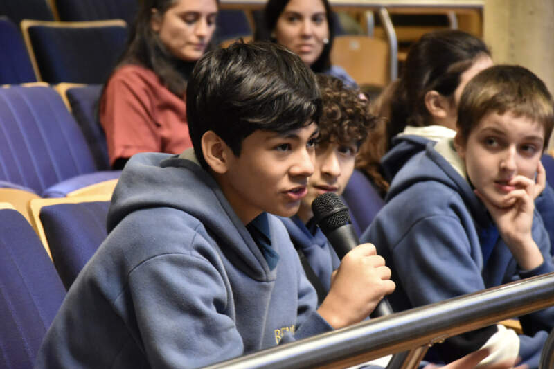 La curiosidad de los alumnos convirtió la visita guiada a la Cámara en una experiencia distinta imagen-12