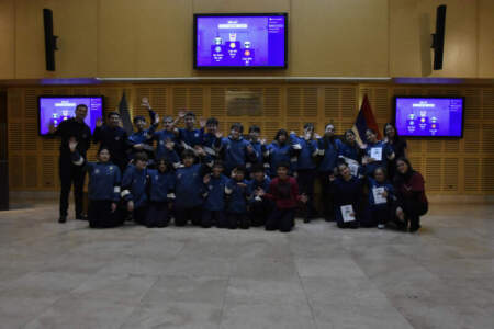 La curiosidad de los alumnos convirtió la visita guiada a la Cámara en una experiencia distinta imagen-37