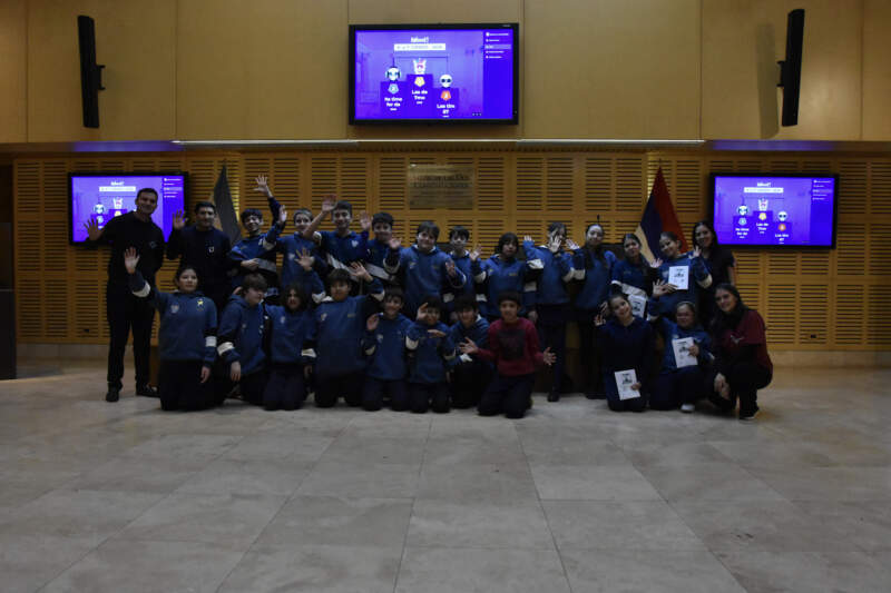 La curiosidad de los alumnos convirtió la visita guiada a la Cámara en una experiencia distinta imagen-15