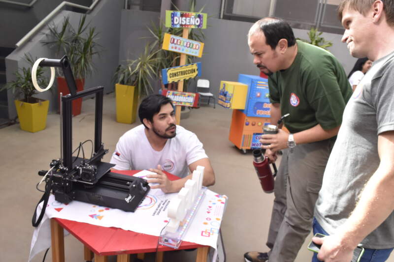 Educación Disruptiva: Una jornada para sentir, crear y hacer realidad las ideas imagen-8