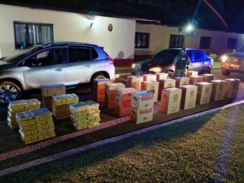 Gendarmería secuestró casi 24 mil paquetes de cigarrillos trasladados en vehículos robados en Pozo Azul imagen-1