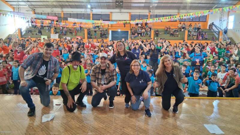 De la mano de Gurises Felices, más de 300 niños vivieron una tarde de música, juegos y emoción en Puerto Esperanza imagen-1