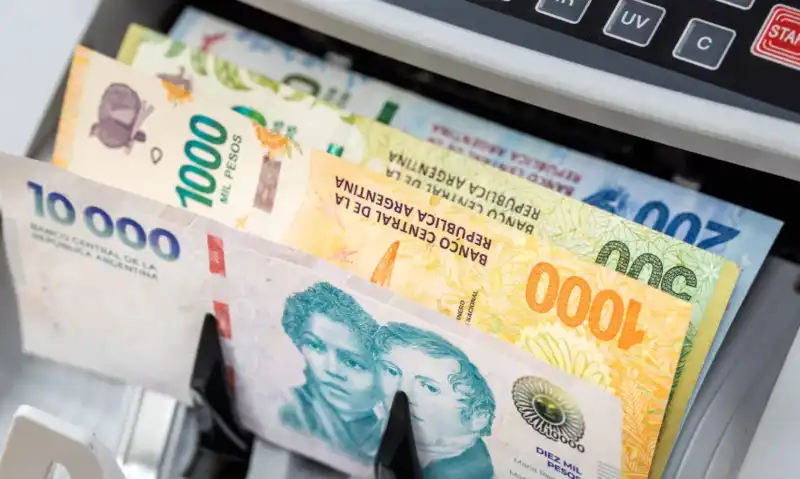 Señales de enfriamiento económico: la actividad perdió impulso en abril y la recaudación encendió alertas imagen-12