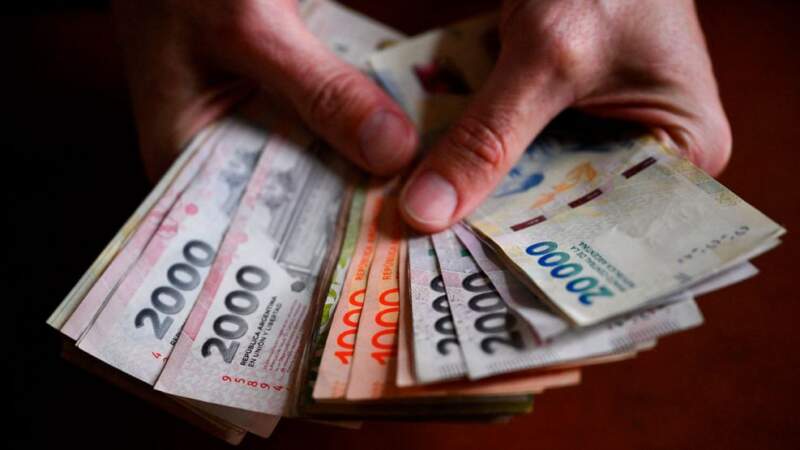 Salarios: proyectan aumentos del 26%, pero advierten que el poder adquisitivo seguirá en caída imagen-9