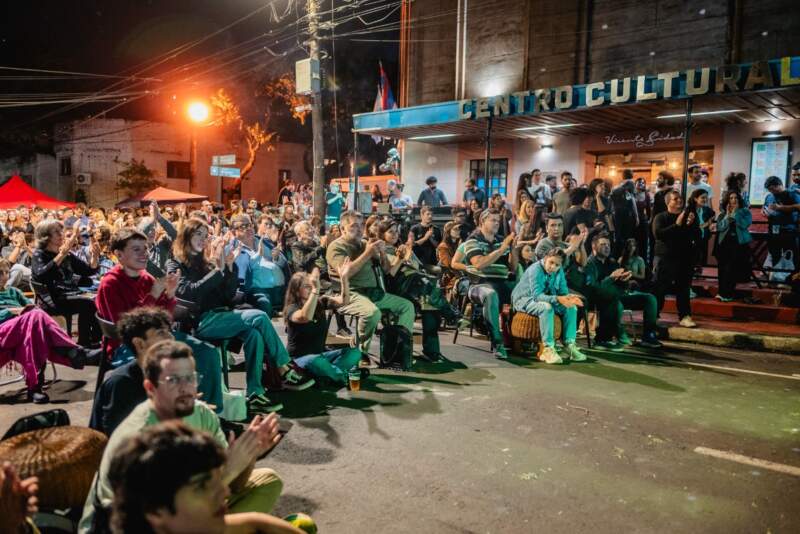 Posadas celebró el Jazz Day con música en vivo, feria y cruce intergeneracional en el Cidade imagen-6