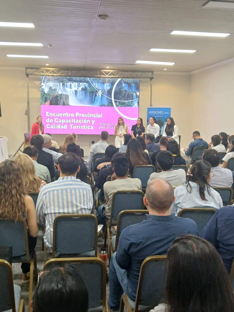 Puerto Iguazú reunió a referentes del sector turístico en una jornada provincial sobre calidad, innovación y sostenibilidad imagen-12
