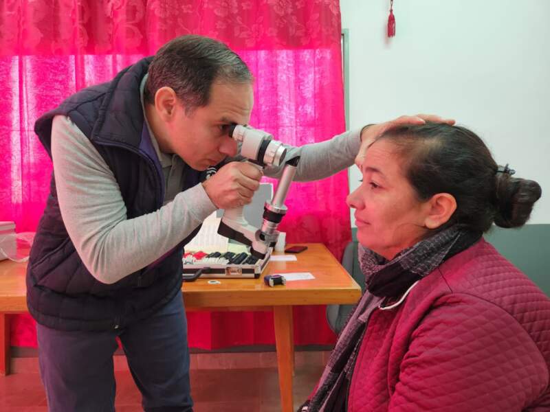 Mirar Mejor llegó a Arroyo del Medio y entregó anteojos gratuitos a vecinos de la comuna imagen-2