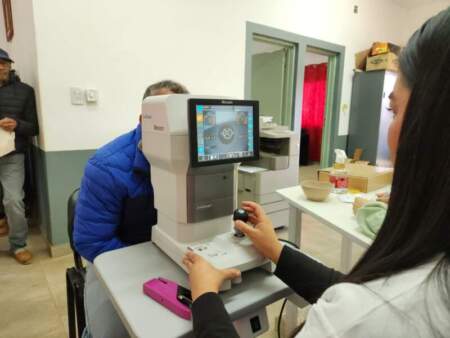 Mirar Mejor llegó a Arroyo del Medio y entregó anteojos gratuitos a vecinos de la comuna imagen-9