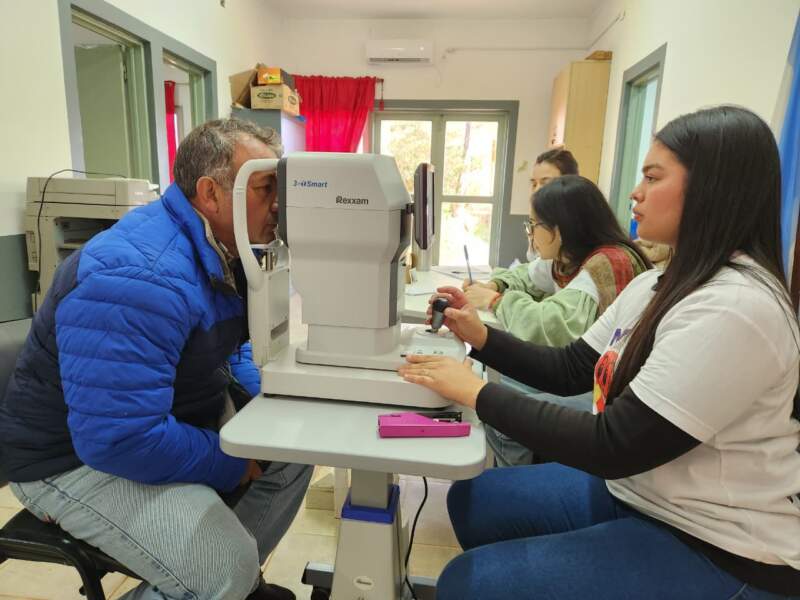 Mirar Mejor llegó a Arroyo del Medio y entregó anteojos gratuitos a vecinos de la comuna imagen-8