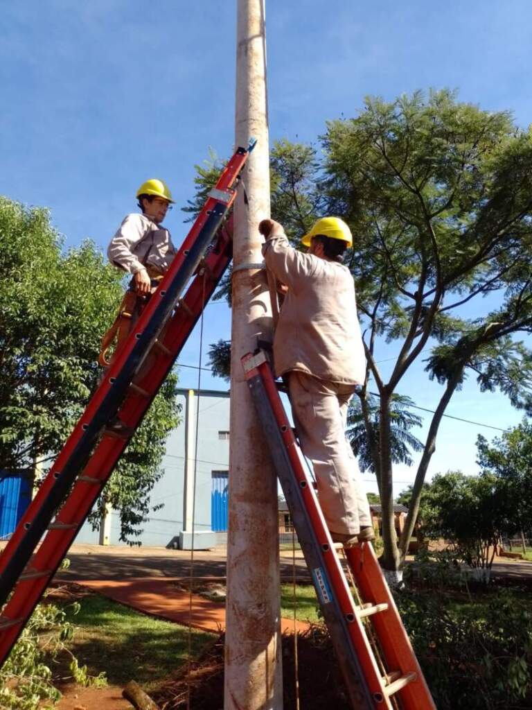 Energía de Misiones mejoró una línea estratégica para garantizar el suministro de agua en San Vicente Energía de Misiones mejoró una línea estratégica para garantizar el suministro de agua en San Vicente imagen-20