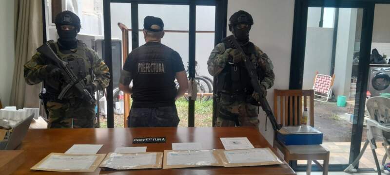 Capturaron en Posadas al jefe de una narcobanda internacional que cruzaba droga en motos de agua desde Paraguay imagen-4