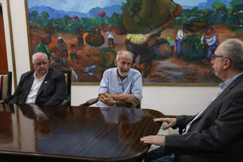 Passalacqua recibió a referentes de la Cámara Argentina de la Construcción, quienes destacaron que Misiones mantiene en orden sus finanzas en un contexto nacional complicado imagen-4