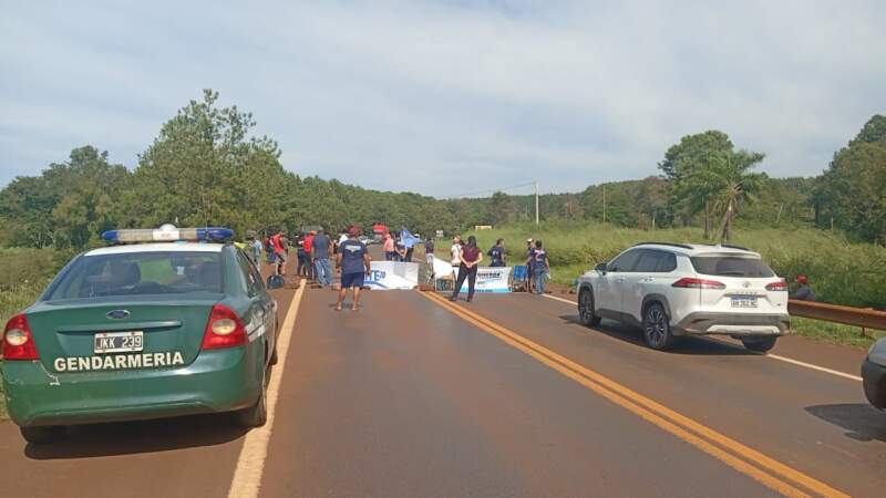 Militantes de Grabois cortaron la Ruta 12 en reclamo de luz en una propiedad privada imagen-24