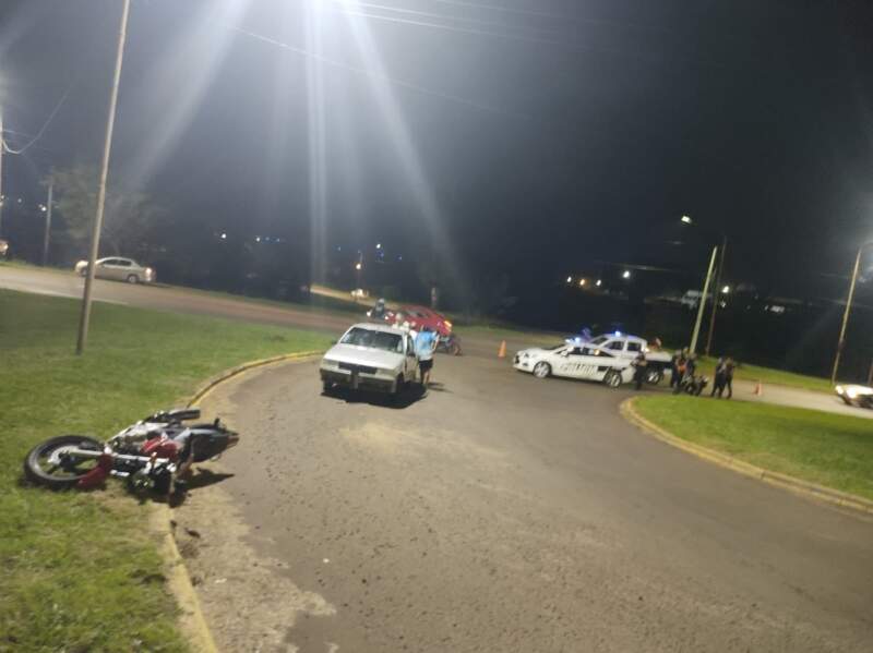Dos motociclistas resultaron heridos tras un choque con un automóvil en Posadas imagen-12