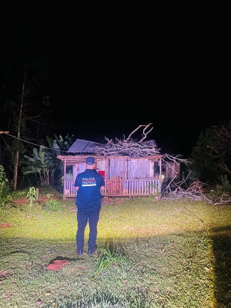 Tragedia en El Soberbio: una beba de 3 meses murió tras la caída de una rama sobre su vivienda imagen-13