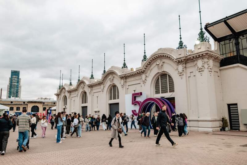“Los libros son una poderosa herramienta de crecimiento que nunca debemos olvidar”, señaló Passalacqua en la Feria Internacional del Libro en Buenos Aires imagen-4
