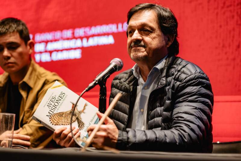 “Los libros son una poderosa herramienta de crecimiento que nunca debemos olvidar”, señaló Passalacqua en la Feria Internacional del Libro en Buenos Aires imagen-14