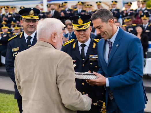 Con reconocimientos, mensaje institucional y desfile, la Policía finalizó sus actividades por su 170° aniversario 11 Con reconocimientos, mensaje institucional y desfile, la Policía finalizó sus actividades por su 170° aniversario imagen-10
