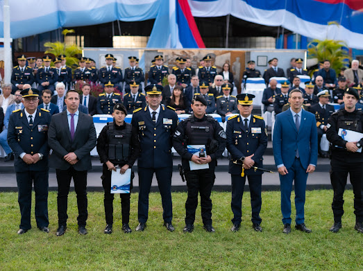 Con reconocimientos, mensaje institucional y desfile, la Policía finalizó sus actividades por su 170° aniversario 21 Con reconocimientos, mensaje institucional y desfile, la Policía finalizó sus actividades por su 170° aniversario imagen-20
