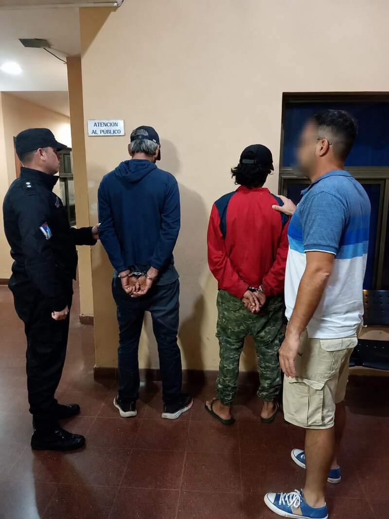 Cayeron dos delincuentes por el robo de fibra óptica en el puente Vicario de Posadas imagen-4