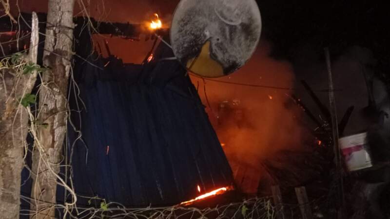 Investigan presunto incendio intencional en una vivienda de Posadas: la víctima apuntó contra su pareja imagen-12