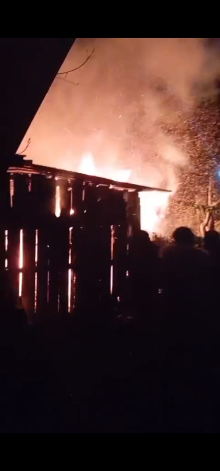 Investigan presunto incendio intencional en una vivienda de Posadas: la víctima apuntó contra su pareja imagen-4